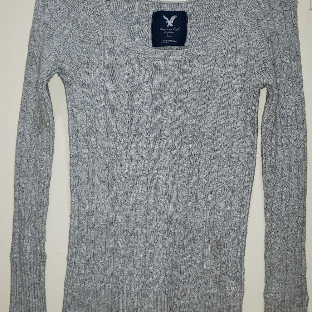American Eagle Cable knit M gray sweater